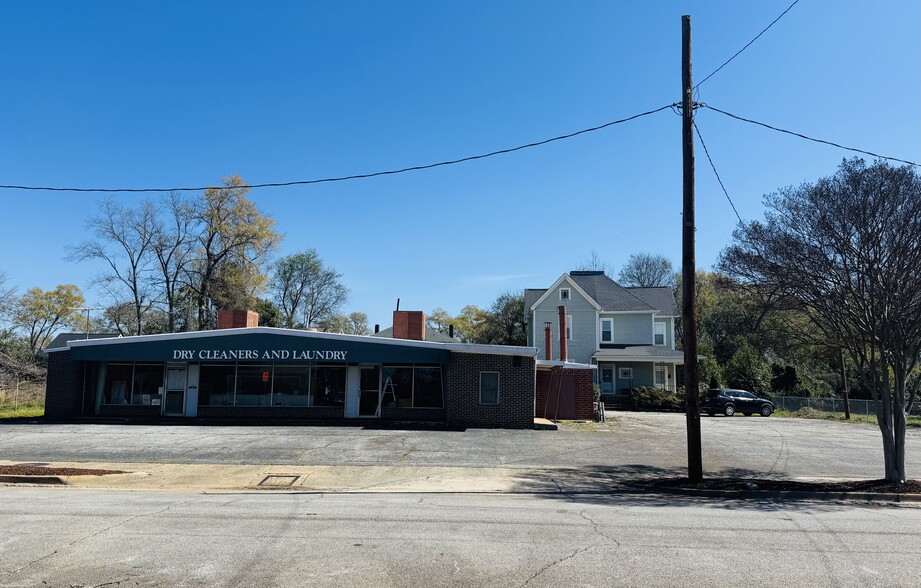 More Photos Of 8 Metropolitan Dr, Greenville Office For Sale