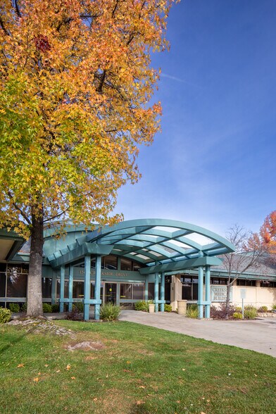 More Photos Of 1561 Creekside Dr, Folsom Medical For Lease