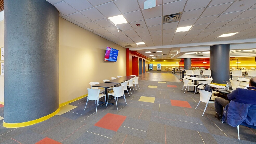 More Photos Of 1 Blue Hill Plz, Pearl River Unknown For Lease