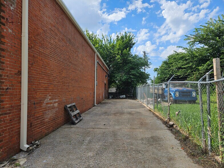 More Photos Of 4301 S Robinson Ave, Oklahoma City Freestanding For Sale