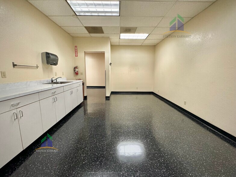 More Photos Of 1128 W Evelyn Ave, Sunnyvale Warehouse For Lease