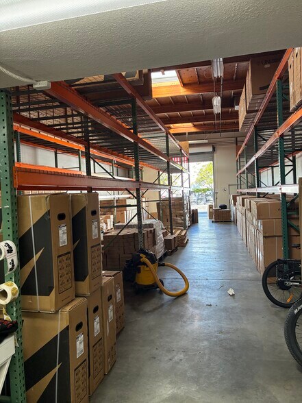 More Photos Of 1027 Calle Trepadora, San Clemente Manufacturing For Lease