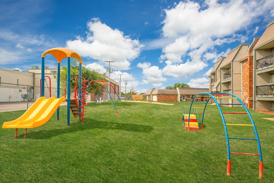 More Photos Of 1311 N Ash Pl, Owasso Apartments For Sale