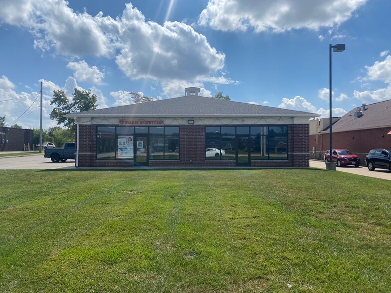 Primary Photo Of 1055 W Royalton Rd, Broadview Heights General Retail For Sale