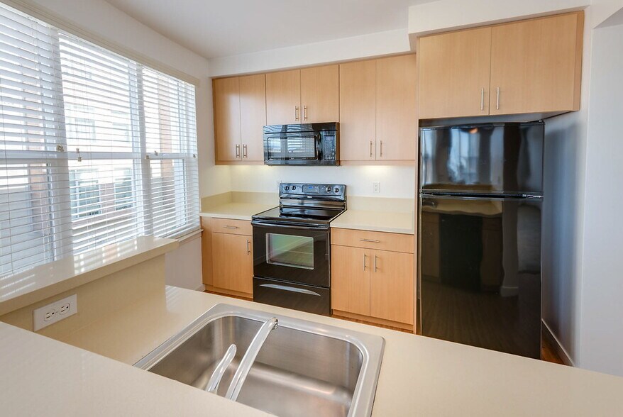 More Photos Of 700 University Ave, Berkeley Multifamily For Sale