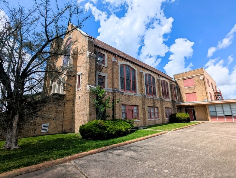 More Photos Of 1180 Washington Blvd, Beaumont Religious Facility For Sale
