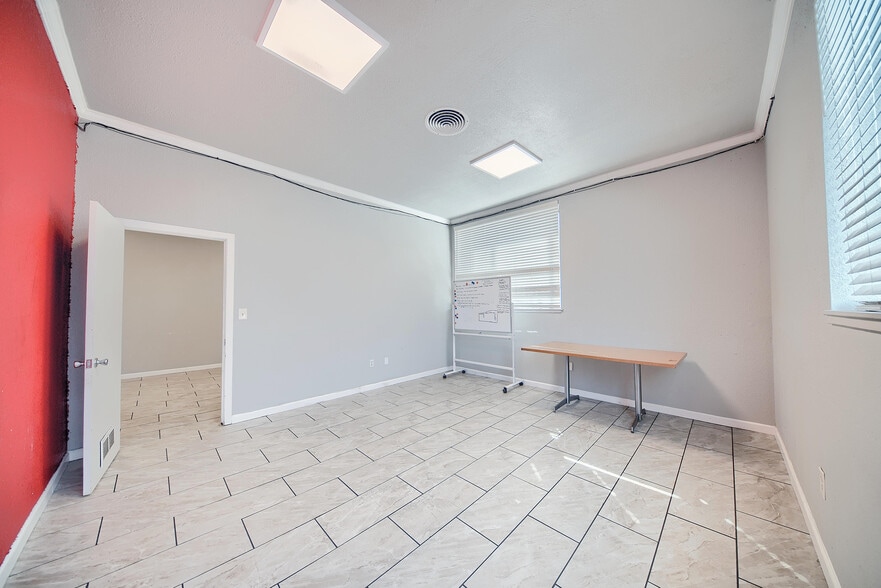 More Photos Of 33 E Magnolia St, Stockton Office For Lease