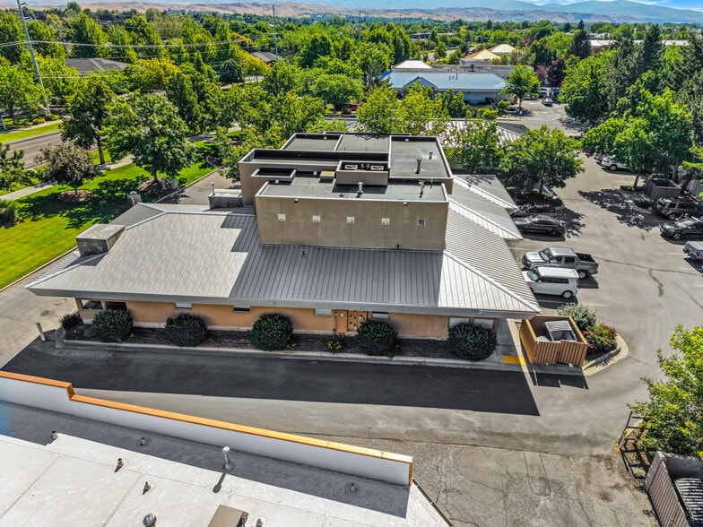 More Photos Of 645 E State St, Eagle Office For Lease