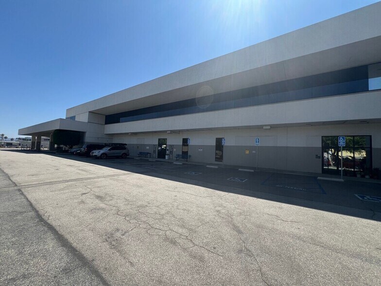 More Photos Of 3220 Winona Ave, Burbank Coworking Space