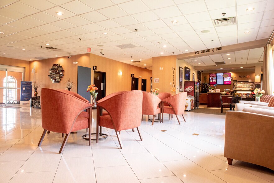 More Photos Of 933 S Riverside Dr, Elmhurst Hotel For Sale