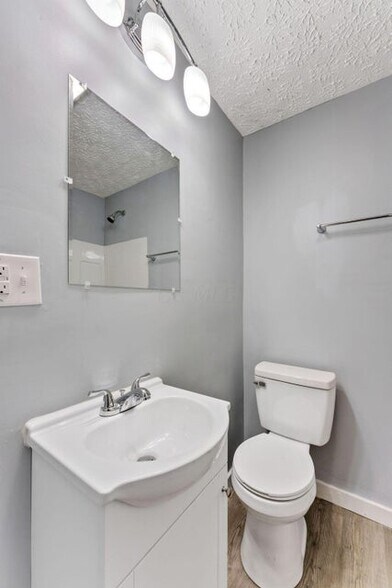More Photos Of 361 1/2 S Harris Ave, Columbus Apartments For Sale