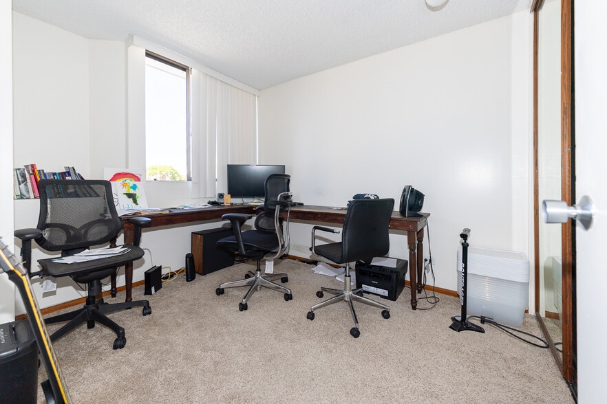 More Photos Of 922 Mccully St, Honolulu Apartments For Sale