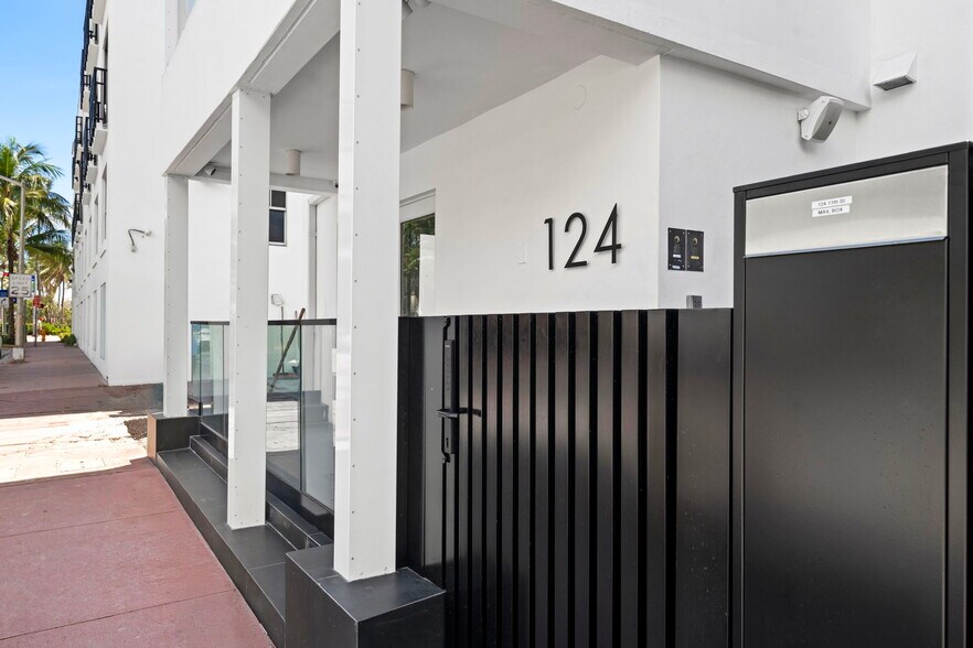 More Photos Of 124 11th St, Miami Beach Hotel For Sale