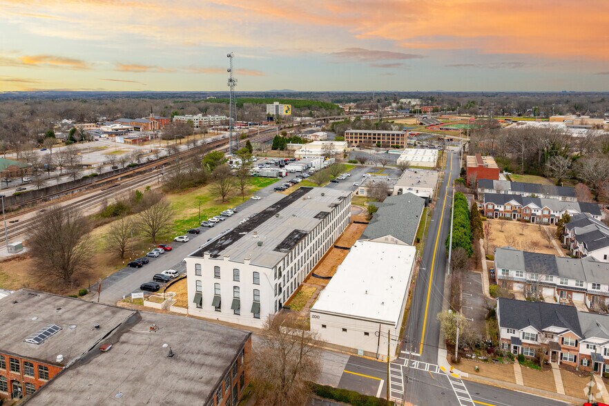 More Photos Of 1513 E Cleveland Ave, East Point Unknown For Sale