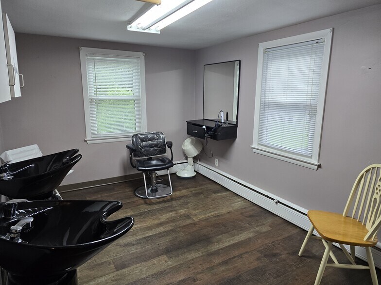 More Photos Of 154 Talcottville Rd, Vernon Rockville Freestanding For Sale