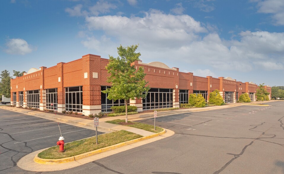 Primary Photo Of 45305 Catalina Ct, Sterling Showroom For Sale
