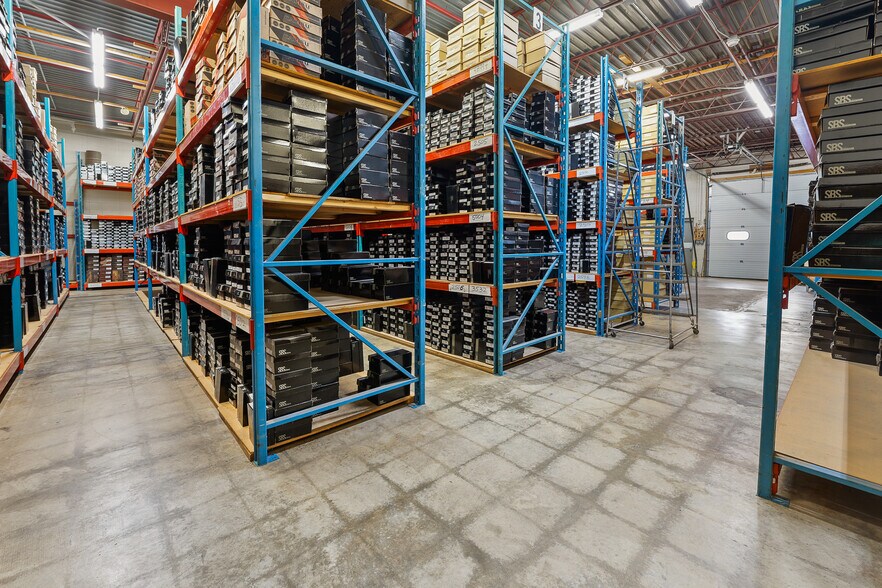 More Photos Of 1828 Park Ave, New Holstein Light Distribution For Sale