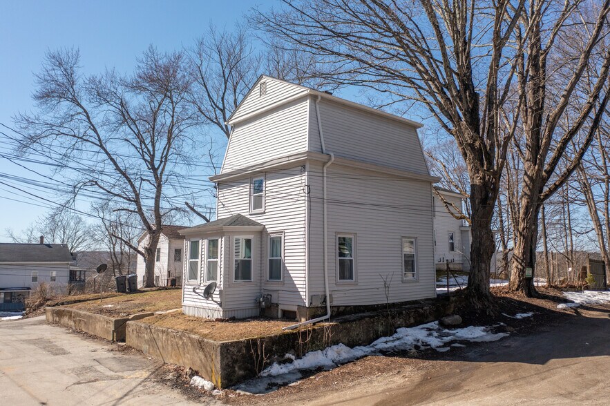 More Photos Of 2 Lyon St, Putnam Apartments For Sale