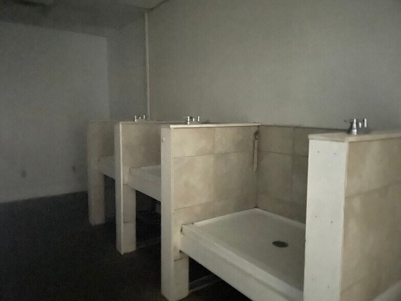 More Photos Of 362 Sand Hill Rd, Greensburg Flex For Lease