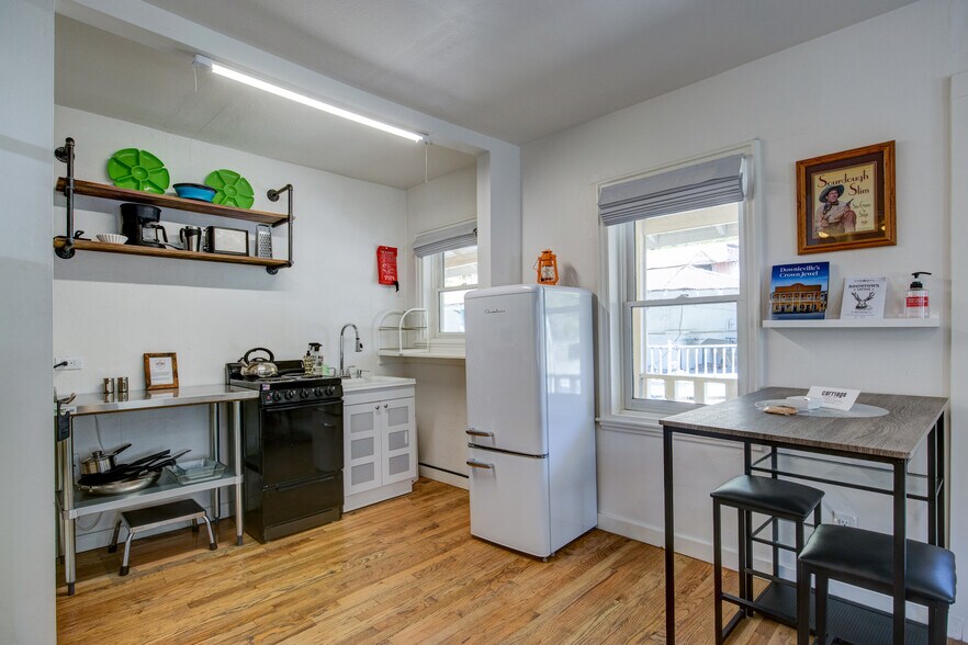 More Photos Of 200 Main St, Downieville Storefront Retail Residential For Sale