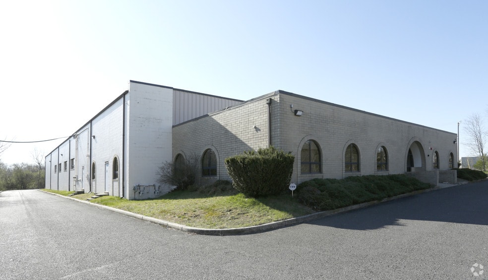 More Photos Of 1776 Bloomsbury Ave, Ocean Warehouse For Sale