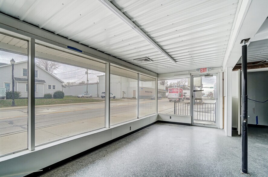More Photos Of 994 E Market St, Celina Freestanding For Sale