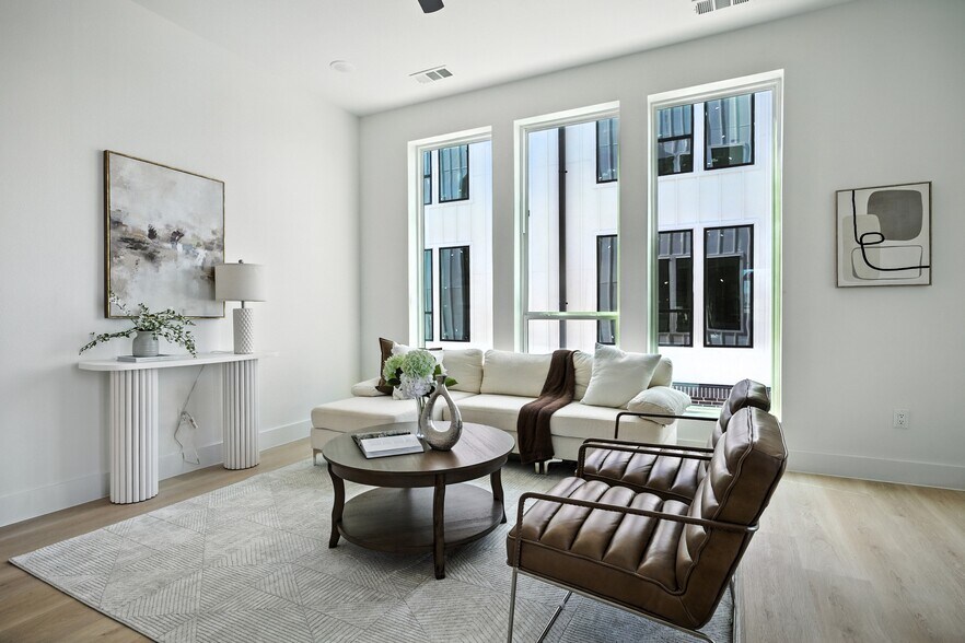 More Photos Of 312 N Lancaster Ave, Dallas Apartments For Sale