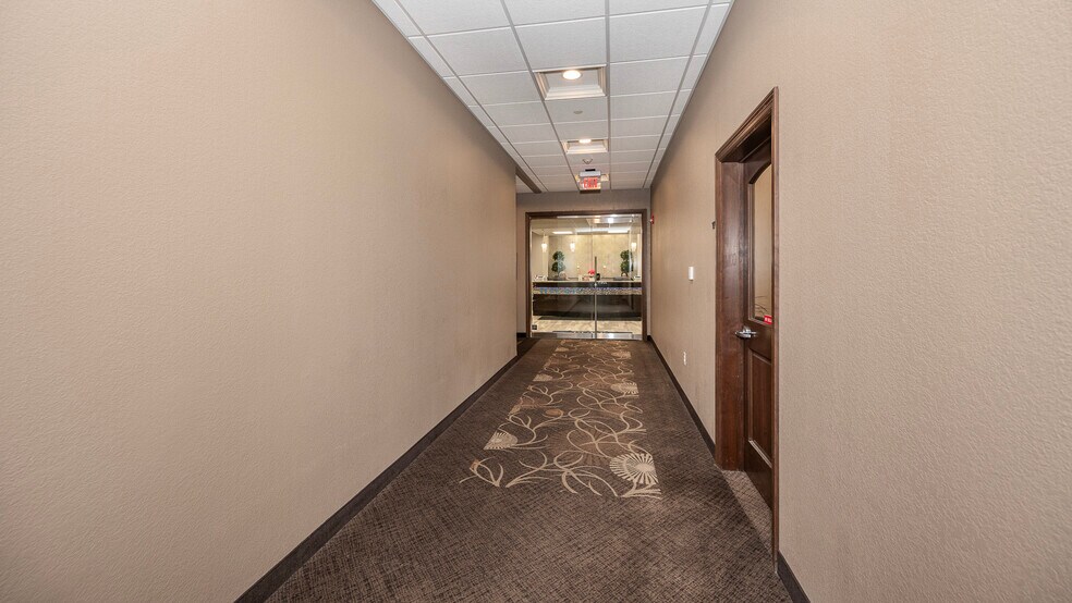 More Photos Of 100 W Broadway Ave, Bismarck Medical For Sale