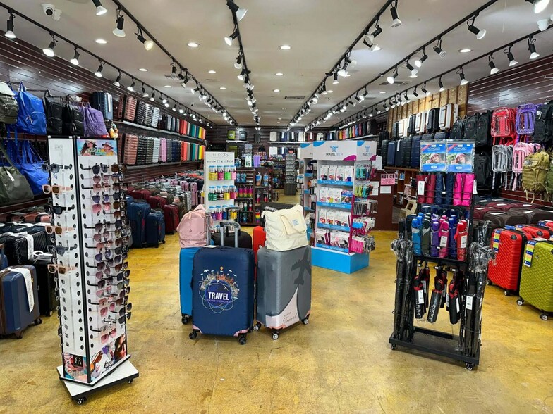 More Photos Of 518 Duval St, Key West Storefront For Lease