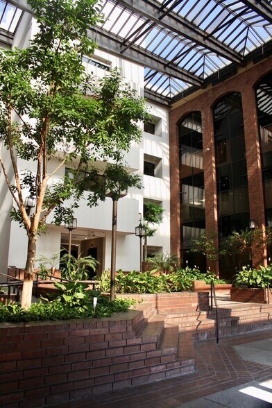 More Photos Of 15315 Magnolia Blvd, Sherman Oaks Office For Lease