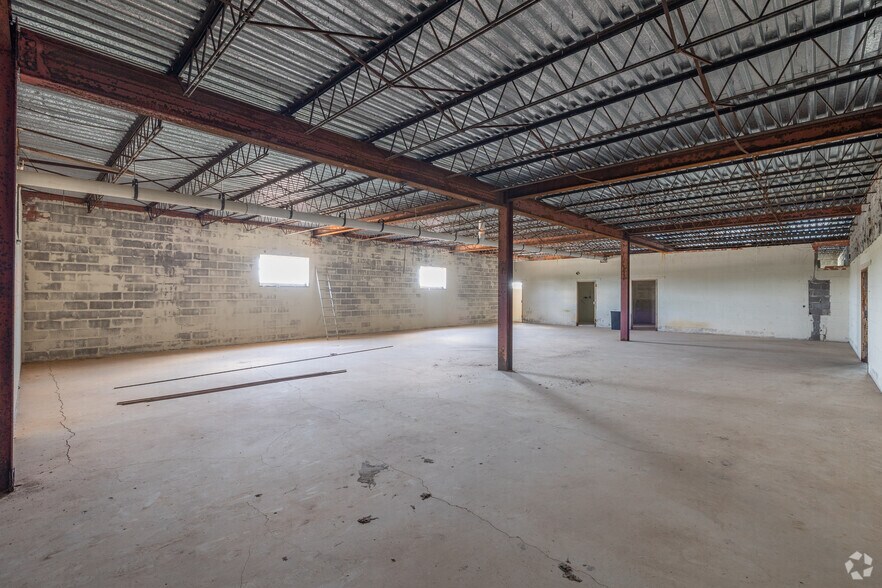 More Photos Of 502-514 6th St N, Texas City General Retail For Sale