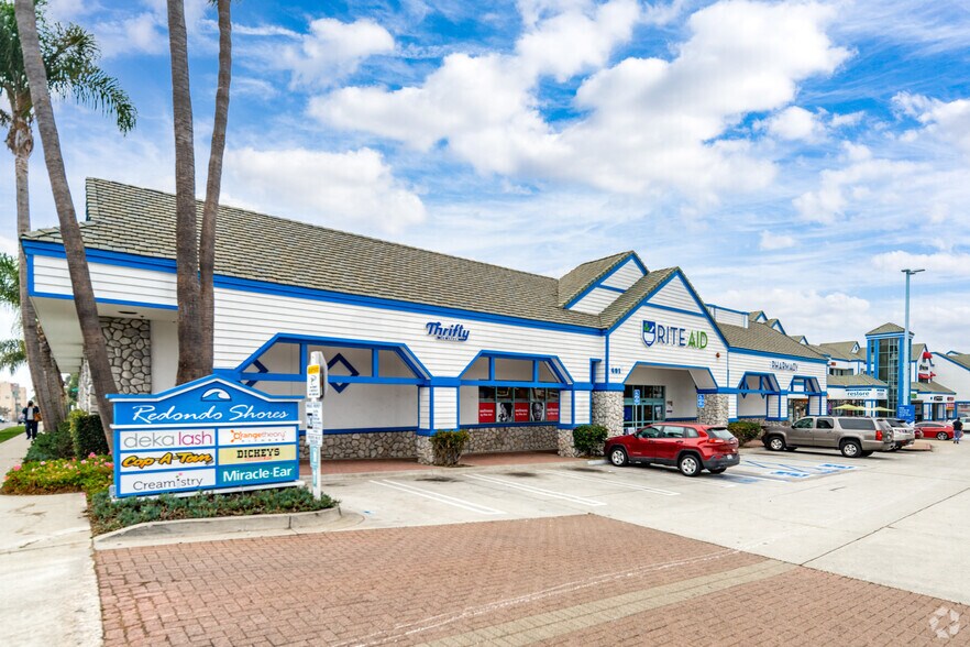 More Photos Of 401-413 N Pacific Coast Hwy, Redondo Beach Unknown For Lease