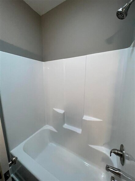 More Photos Of 1327 Park St, Bowling Green Apartments For Sale