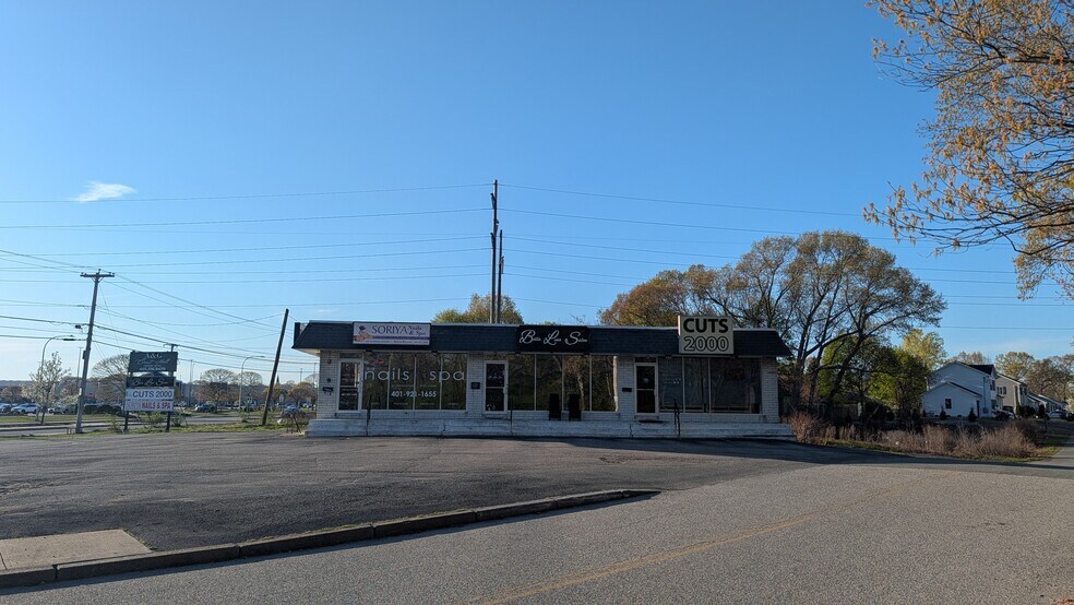 More Photos Of 650 Greenwich Ave, Warwick Freestanding For Sale