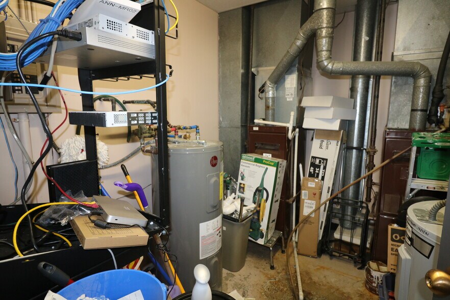 More Photos Of 34 Executive Dr, Norwalk Medical For Lease