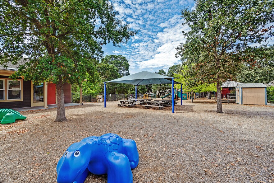 More Photos Of 4930 Newanga Ave, Santa Rosa Religious Facility For Lease