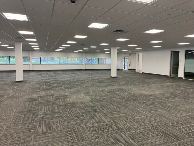 More Photos Of 2985 S Ridge Rd, Green Bay Medical For Lease