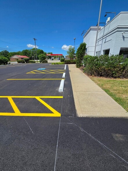 More Photos Of 1245 Pearl Rd, Brunswick Fast Food For Lease
