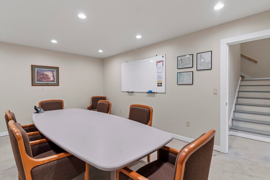 More Photos Of 2120 Apple Loop, Lyons Industrial For Sale