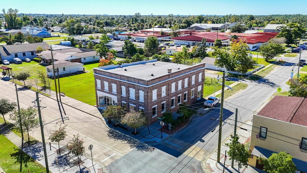 More Photos Of 900 Florida Ave, Lynn Haven Office For Sale