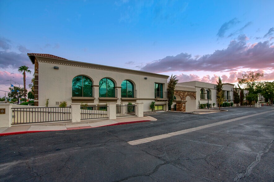 More Photos Of 11000 N Scottsdale Rd, Scottsdale Medical For Lease