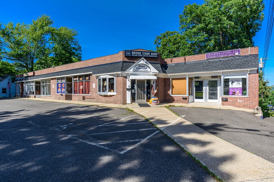 More Photos Of 147 Quinn St, Naugatuck Storefront For Sale