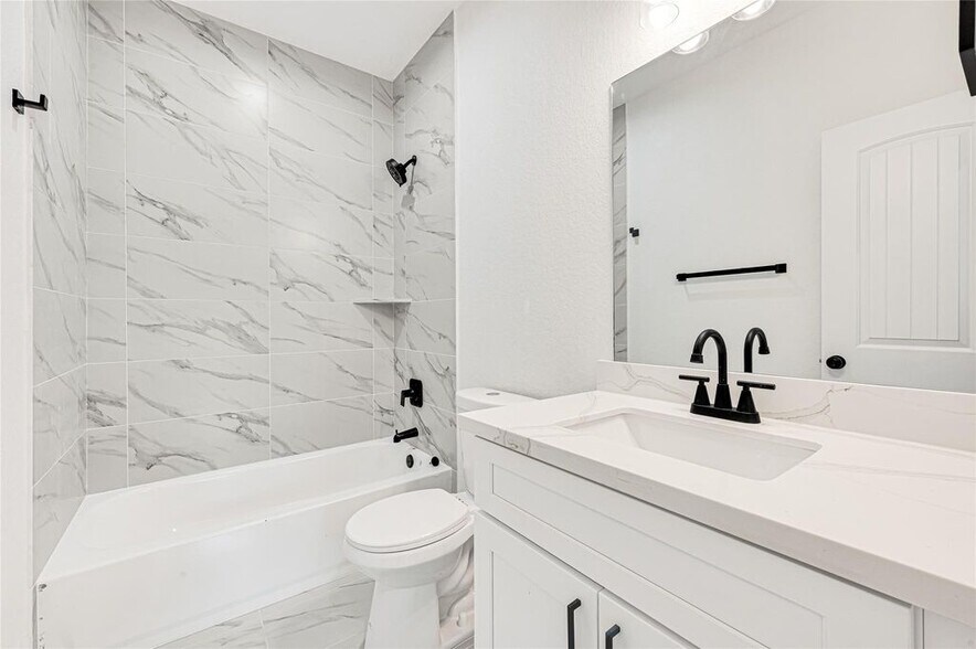 More Photos Of 430 Rhode Island st, Houston Apartments For Sale