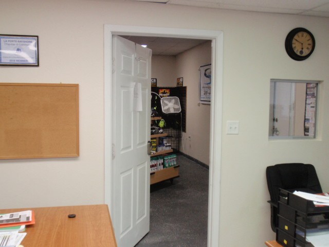 More Photos Of 601 S 8th St, La Porte General Retail For Lease