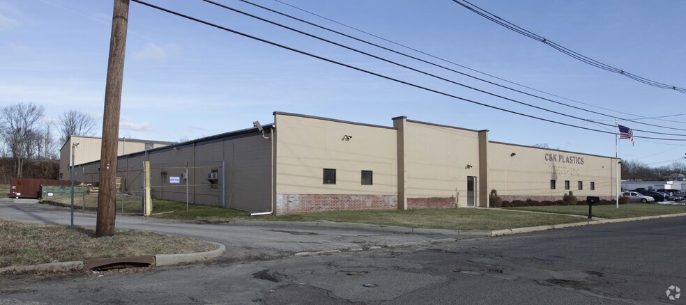 More Photos Of 119-125 Liberty St, Metuchen Warehouse For Lease