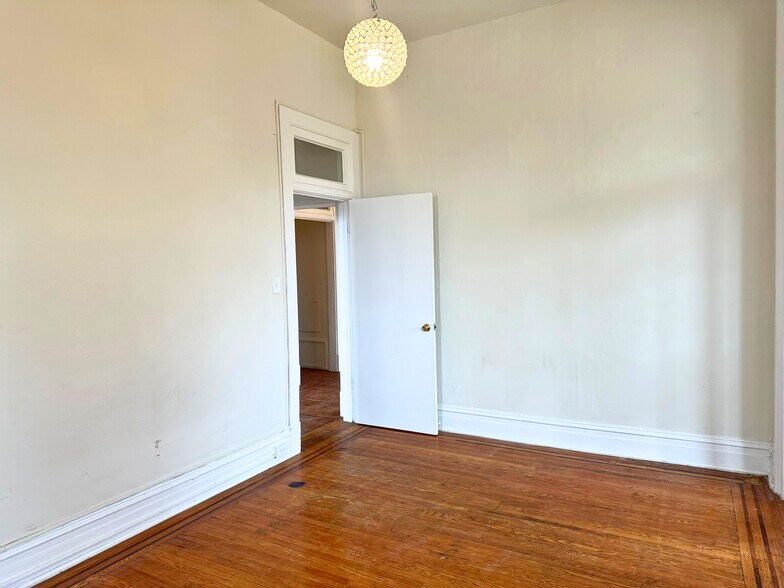 More Photos Of 3442 Auchentoroly Ter, Baltimore Apartments For Sale