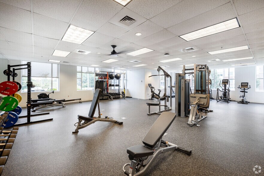 More Photos Of 901 Semmes Ave, Richmond Office For Lease