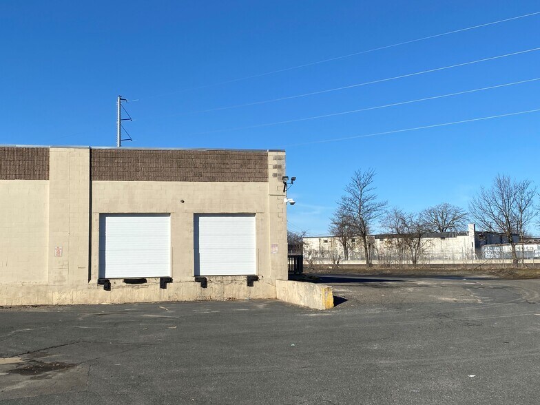 More Photos Of 7 Andover Dr, West Hartford Unknown For Lease