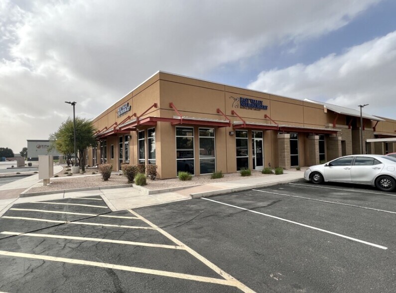 More Photos Of 2045 S Vineyard, Mesa Medical For Lease