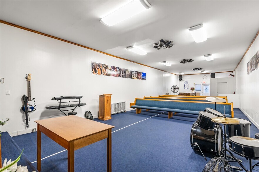 More Photos Of 119-07 Sutphin Blvd, Jamaica Religious Facility For Sale